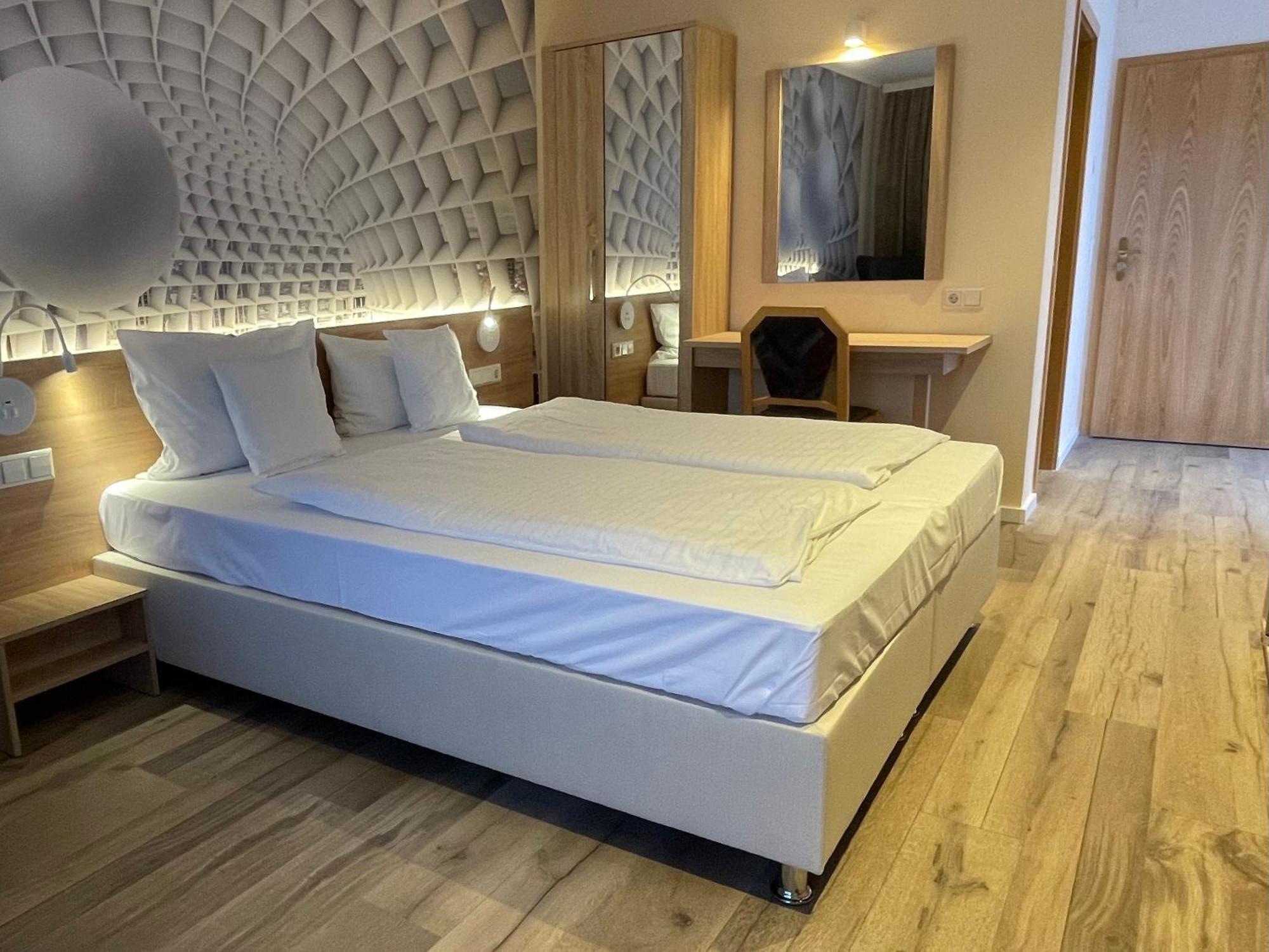 Andrea Hotel *